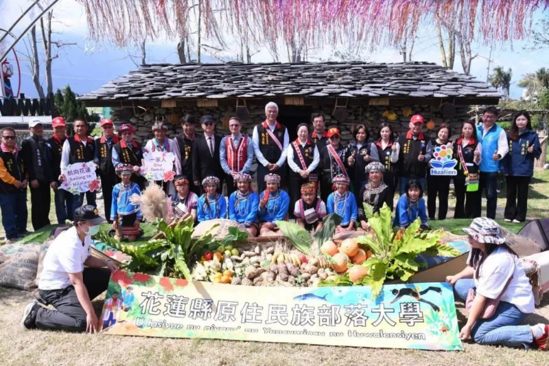 齊心合一讓知識滿載！校長徐榛蔚親主持花蓮部大開學典禮場面熱鬧溫馨